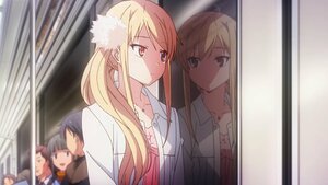 Цонхны цаана бүгд гялалзах зул сарын үдэш