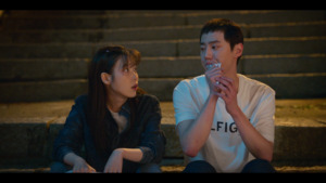 Амьдрал үргэлжилсээр